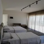 Esmi Durres