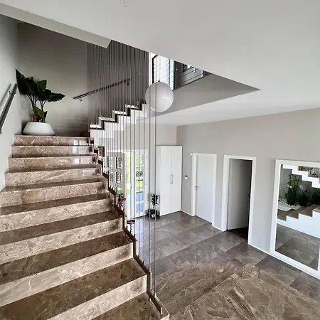 Villa Esmi Durres *