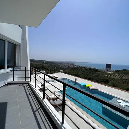 Esmi Durres