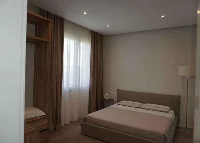 Esmi Durres * Kryemëdhej